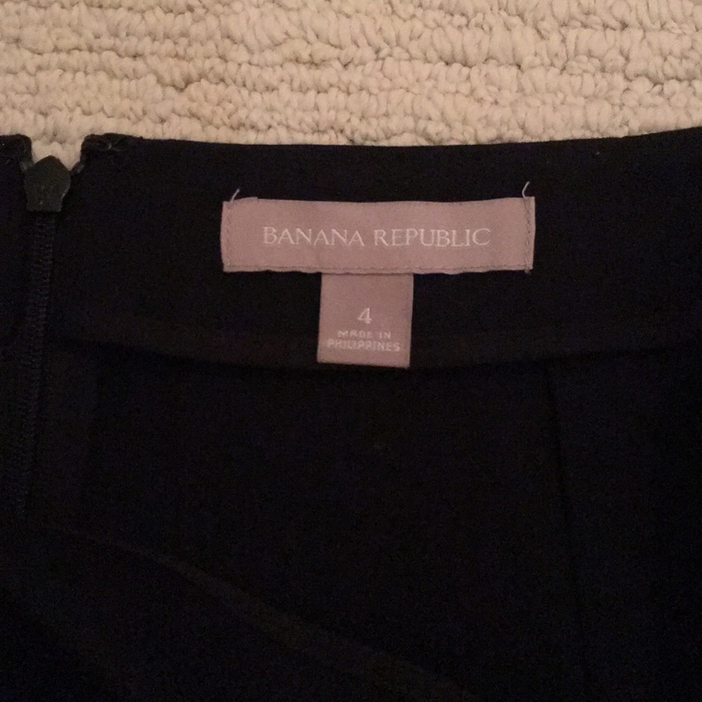 Banana republic black pencil skirt stretchy!